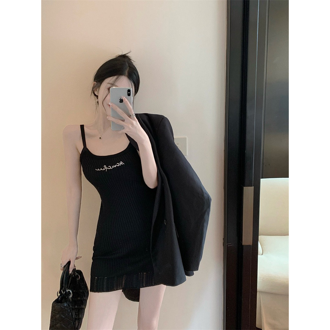 针织吊带连衣裙性感纯欲辣妹显高显瘦打底包臀裙方领背心裙