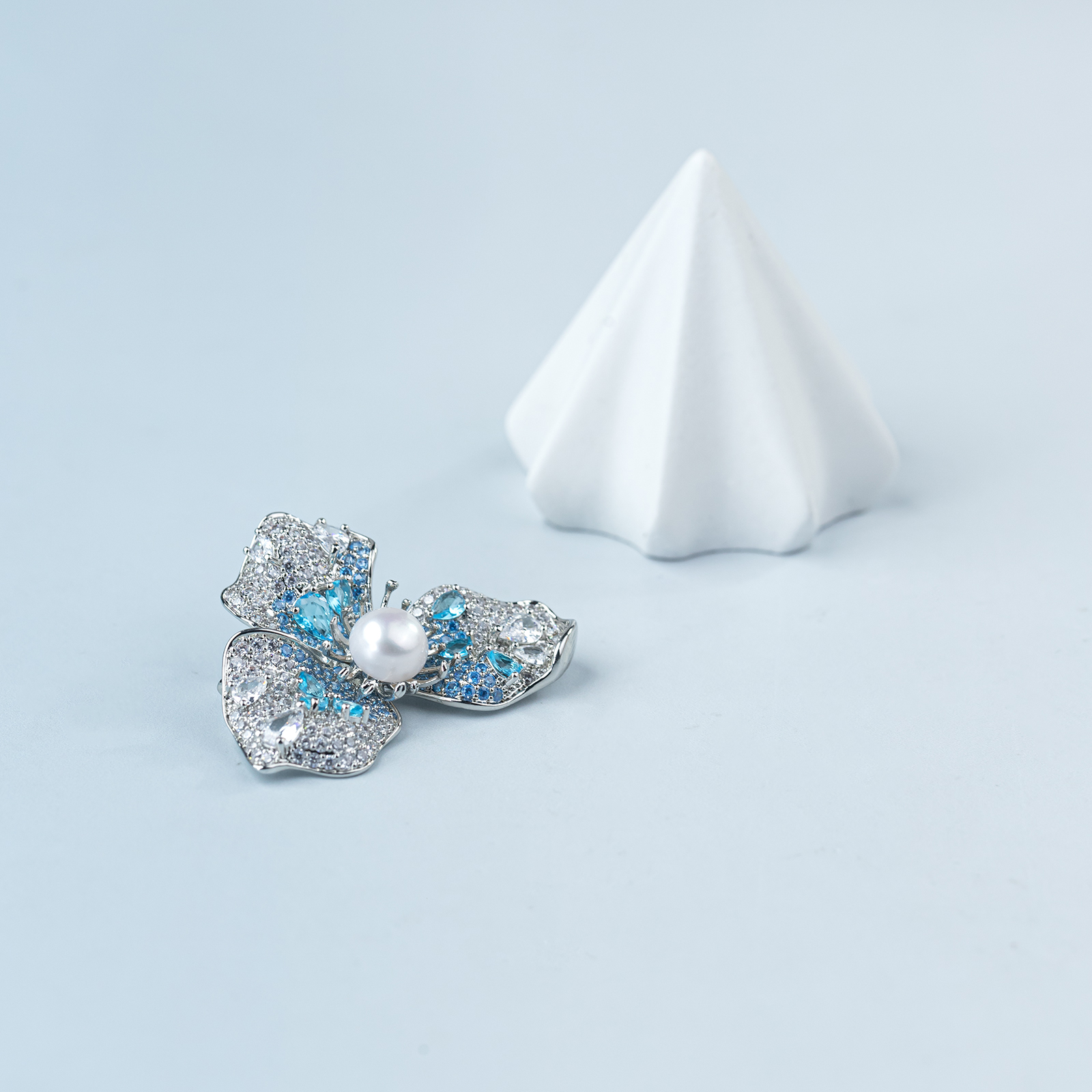 Folli Follie【烈儿专属】淡水珍珠胸针8-9mm时尚气质 X0322328