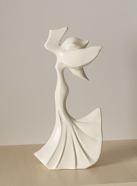 艺术摆件奶油风抽象客厅酒柜样板房装饰品简约创意高级感小众摆设