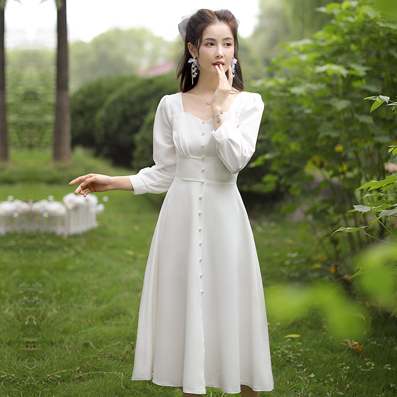 领证登记小白裙秋冬法式缎面裙子高级感长袖轻婚纱礼服订婚连衣裙