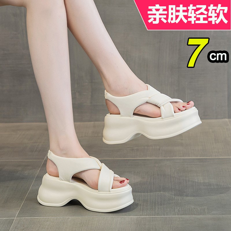2024新款夏季小个子百搭真皮增高运动软底休闲松糕厚底外穿凉鞋女