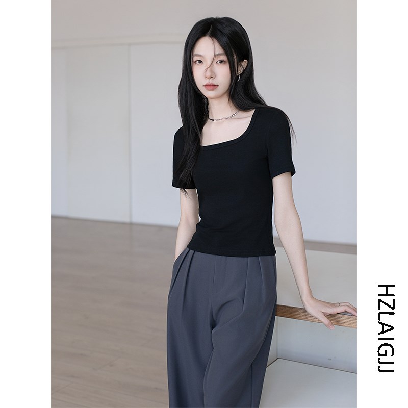 2025夏季收腰方领t恤女黑色短袖修身显瘦小众简约正肩短款上衣