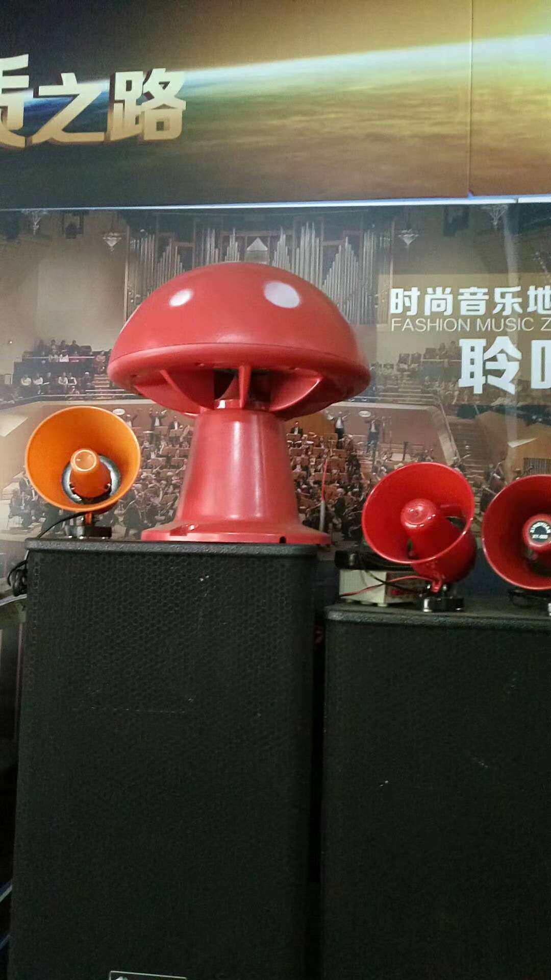 草坪音响户外公共广播石头音响背景音乐音箱防水防晒音响