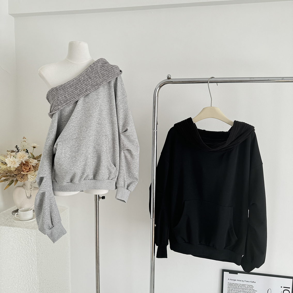 盐茶｜博尔赫斯斜肩一字领宽松套头连帽卫衣露肩上衣女