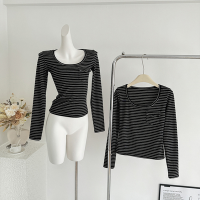 “自发热”原创U领磨毛冬日刚需修身显瘦长袖内搭上衣Tee