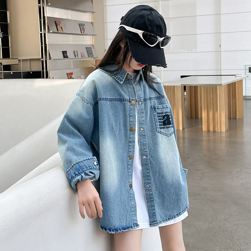 女童春装牛仔衬衫2024新款女大童时尚洋气绣花休闲上衣外套儿童装