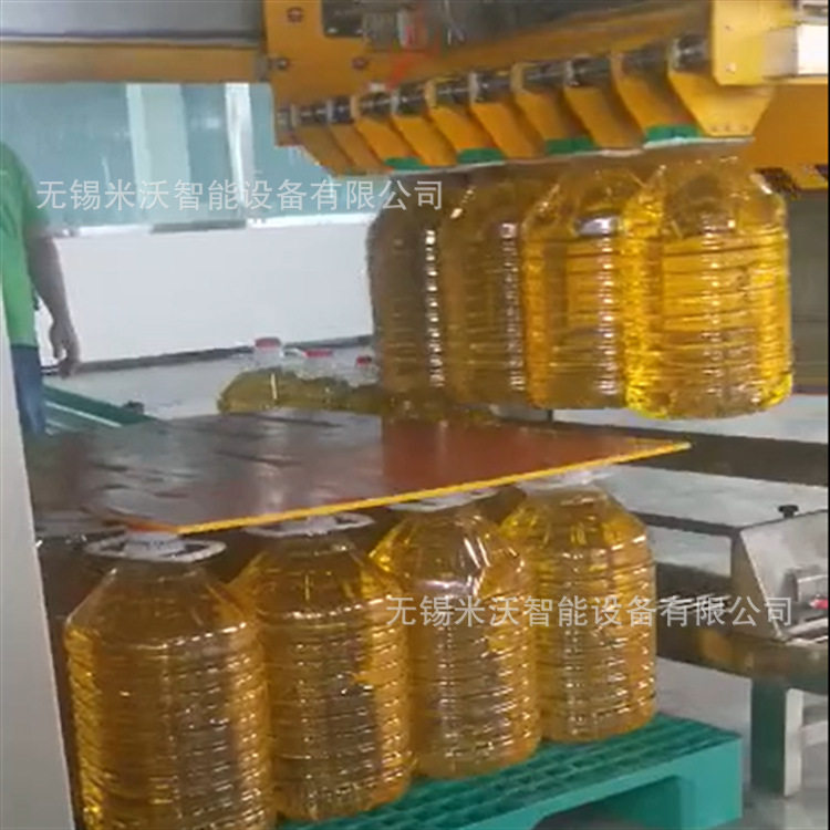 配合机械手滚筒输送机 码垛 积放矿泉水滚筒输送线 直线转弯设计