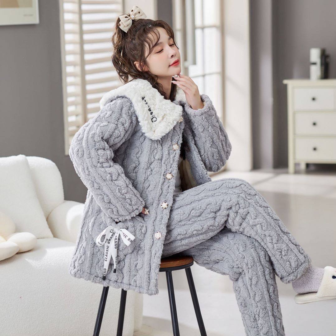 珊瑚绒睡衣女秋冬季三层夹棉加厚保暖时尚家居服法兰绒新款套装