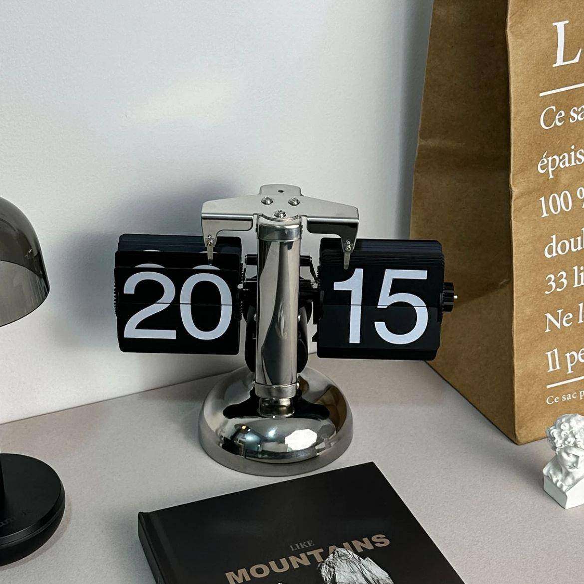 欧式自动翻页钟表小天平翻牌座钟复古客厅家居摆件时钟工厂石英钟