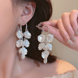 纯银耳钉白色花朵夸张高级感长款流苏耳环珍珠耳饰新娘独特耳环女