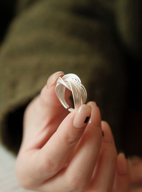 法国设计师款哑光线条戒指