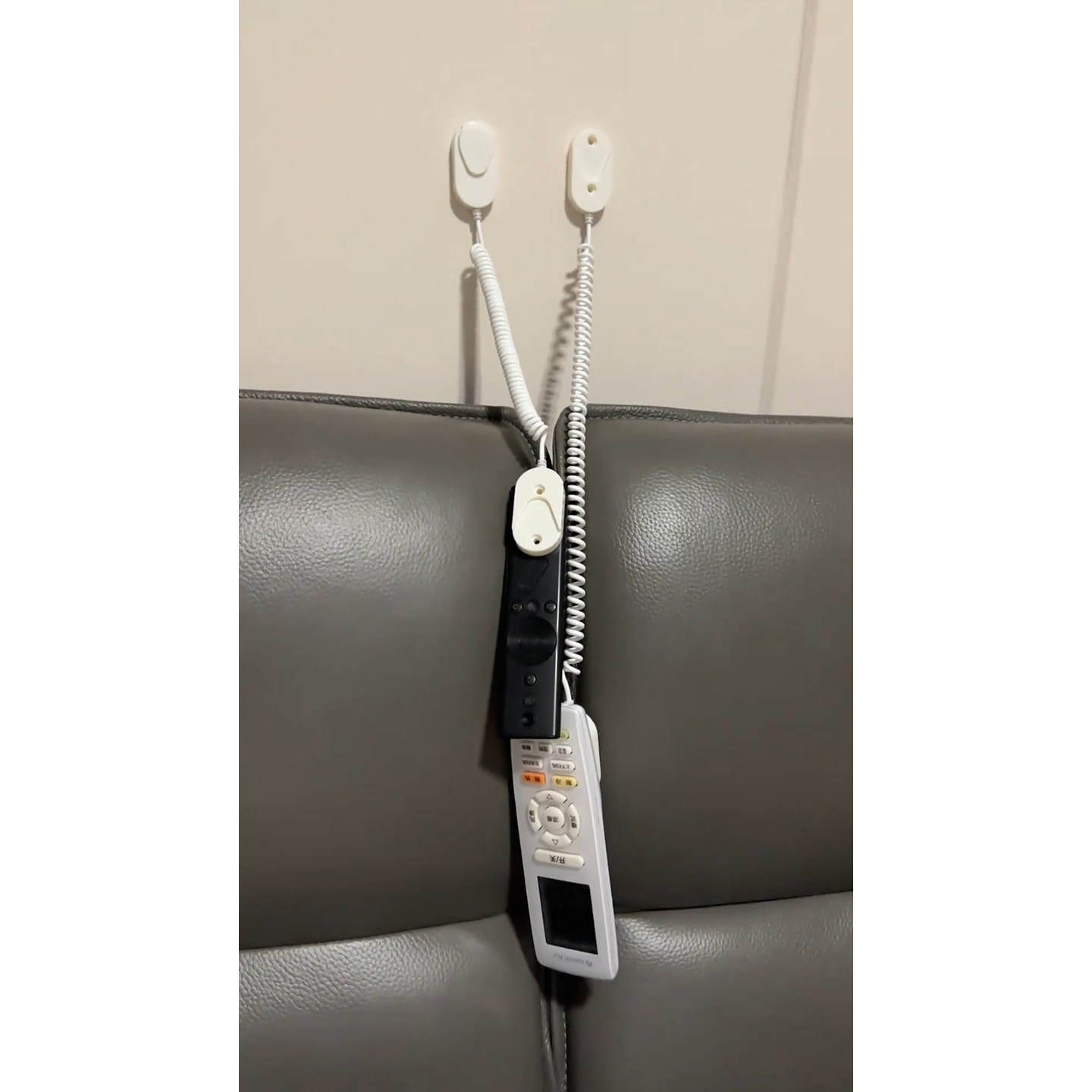 遥控器固定器强磁桌面防丢绳挂钩遥控器墙上固定空调加长粘胶网红