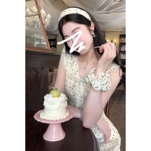 法式复古娃娃领波点连衣裙子夏季新款初恋氛围感收腰显瘦气质长裙