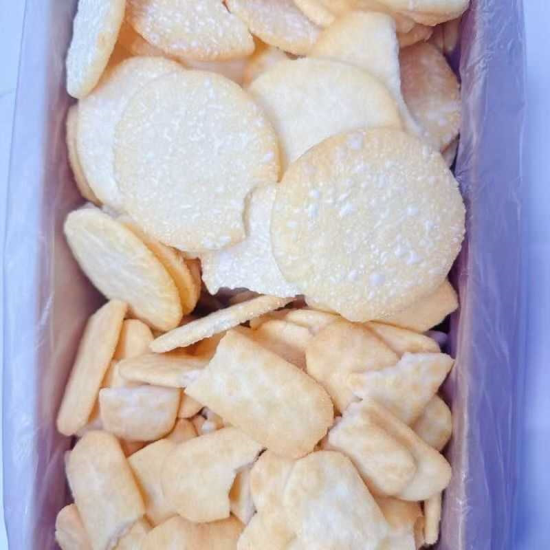 雪饼香饼清仓处理二级品散装便宜整箱特价休闲零食边角料碎饼