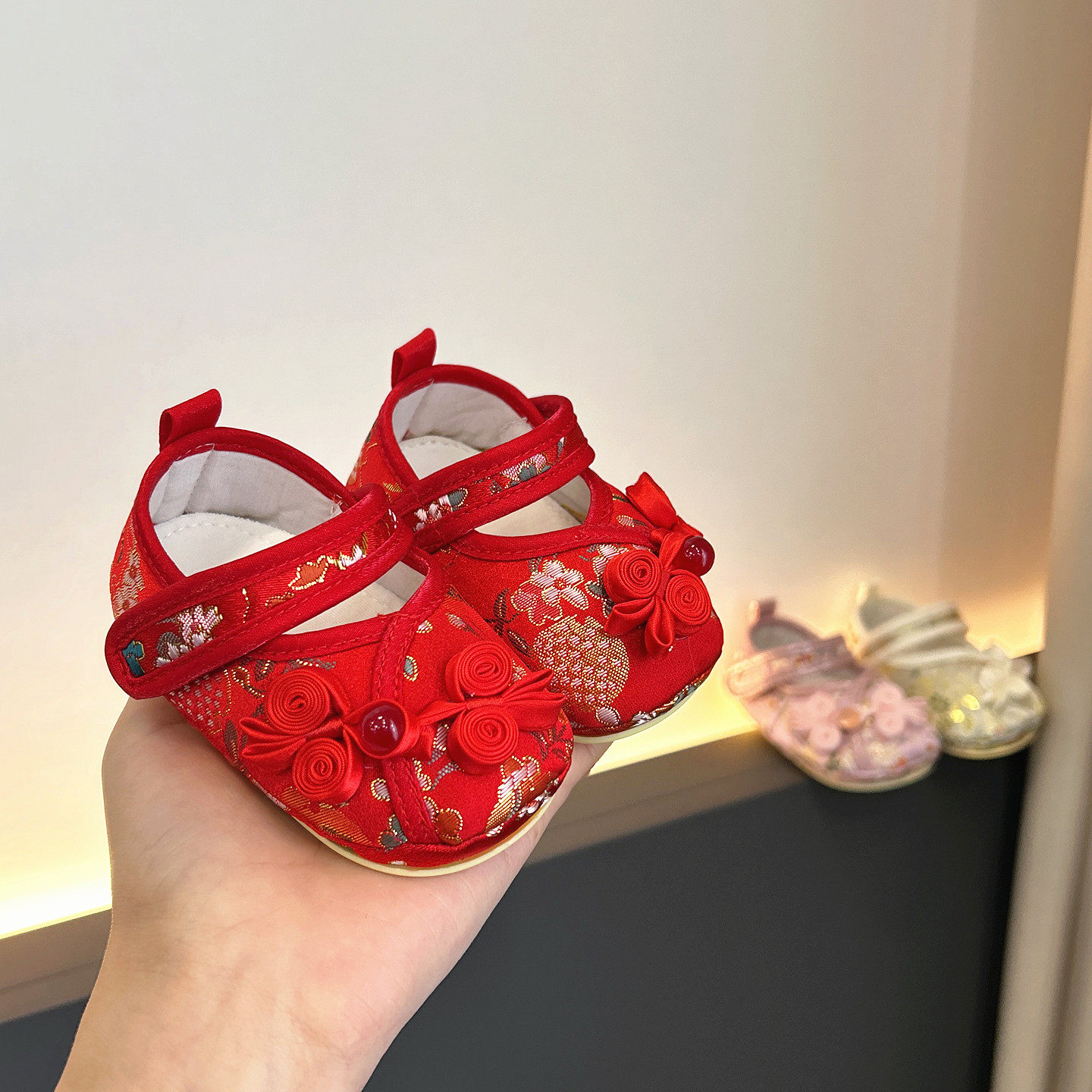 春秋季婴儿软胶底中国风学步鞋
