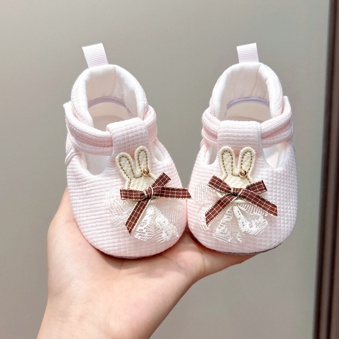 春秋婴幼儿0-1岁软底防滑防掉女宝宝公主鞋透气软棉布鞋步前鞋