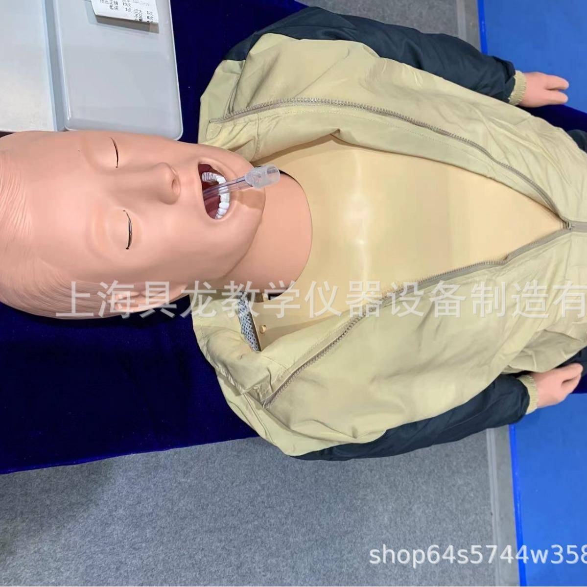 心肺复苏模拟人。人工呼吸教学用假人模型。急救训练模拟模型。