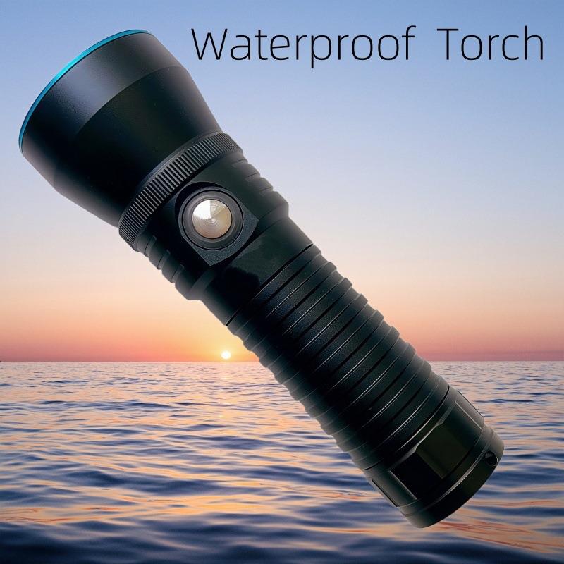 新款P70潜水手电筒3000流明带电量显示潜水灯26650防水手电XHP70