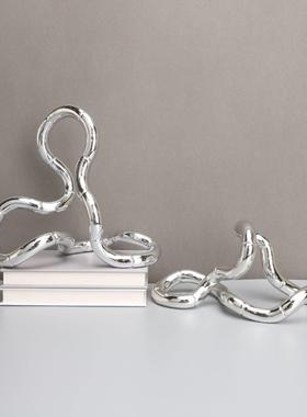 现代简约轻奢莫比乌斯环形曲线装饰摆件客厅卧室样板间艺术软装