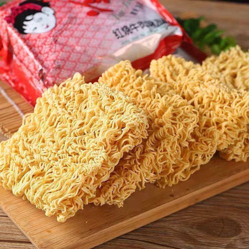 小保姆红烧牛肉泡面干脆面泡面拌面整箱麻辣速食怀旧小零食