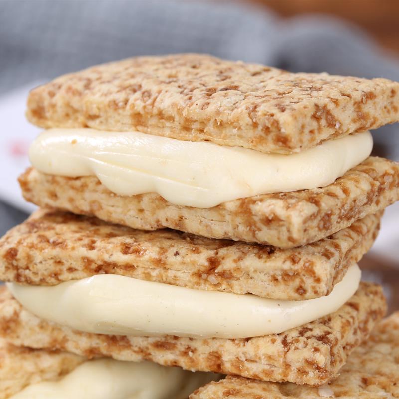 正宗咸蛋黄酥饼牛轧饼方块酥台湾燕麦酥手工牛扎饼干好吃的台