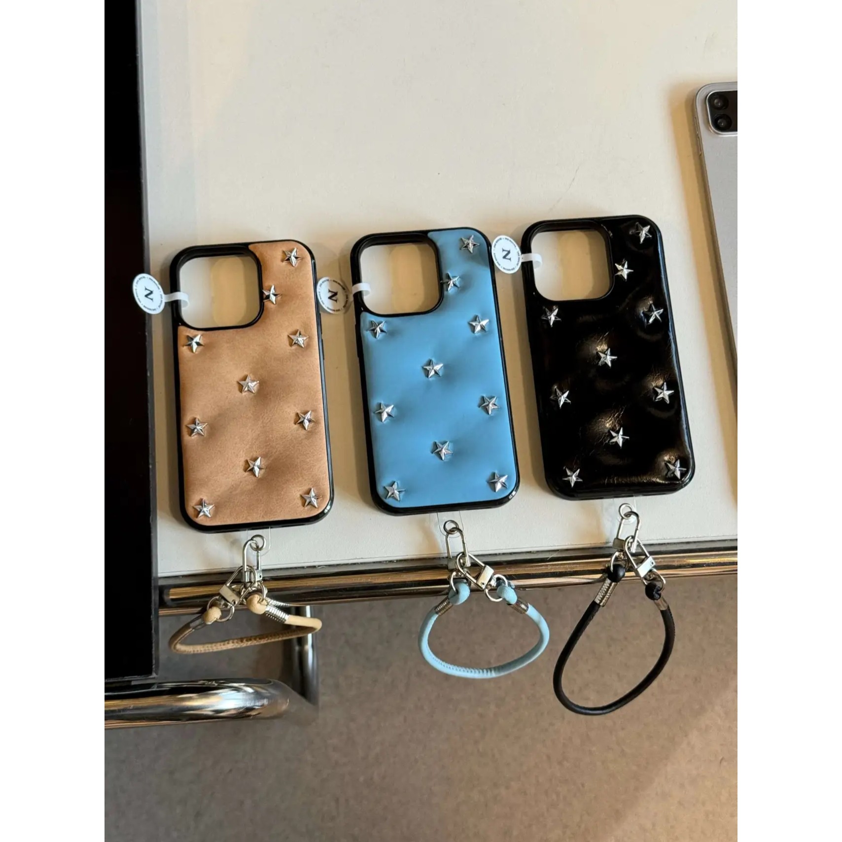 MOMOMOSTUDIOS秋冬ins韩系简约铆钉星星挂绳适用iP