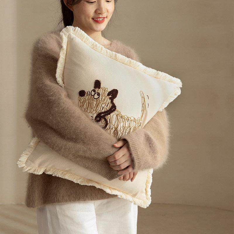 抱枕沙发客厅高级感刺绣可爱小狗靠枕套酒店样板间轻奢床头靠垫