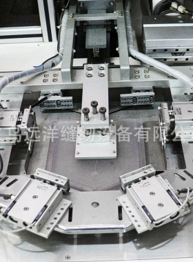 全新自动免烫贴袋机，搭配JUKI重机机头，友达装置， 工业缝纫机