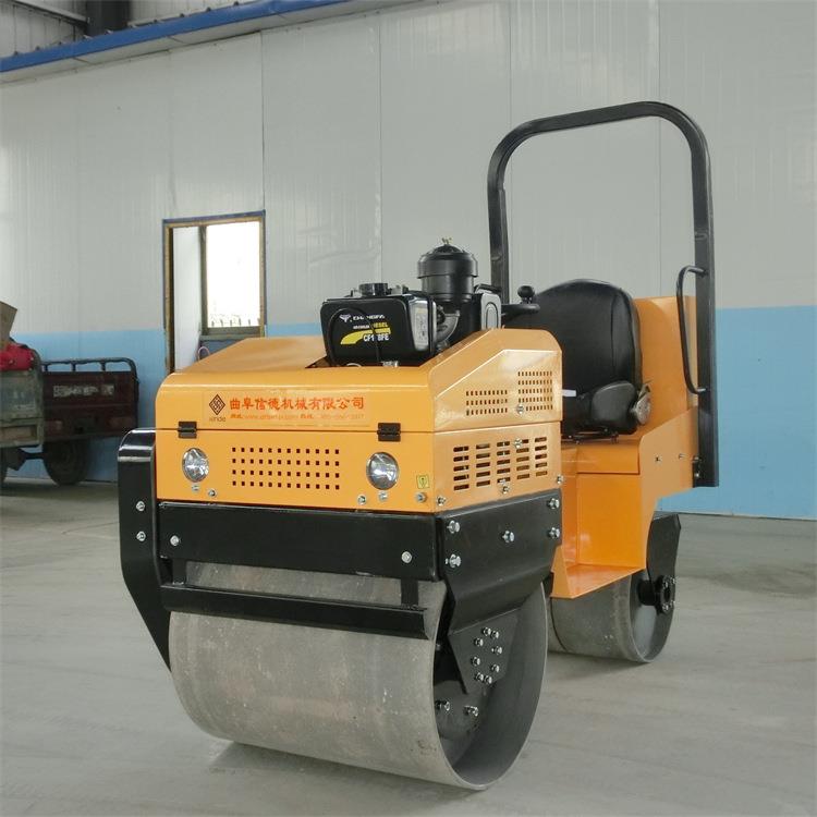 供应8吨轮胎座驾式压路机6吨全液压单驱振动压土机专用信德机械