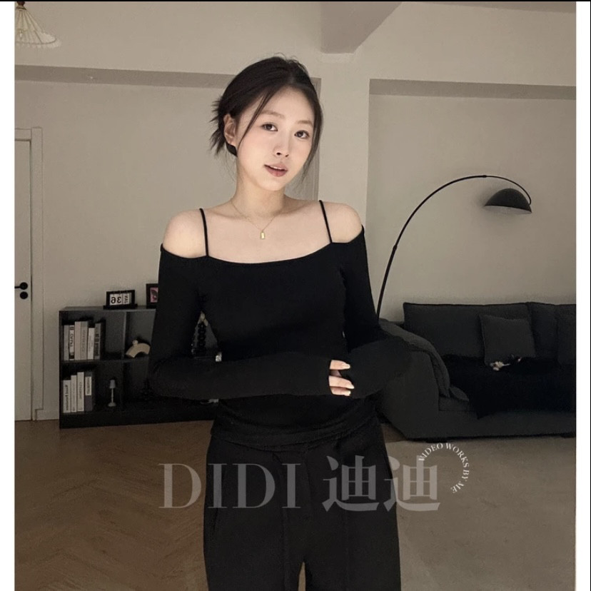 【XIAOYU】纯欲性感一字肩吊带黑色上衣女秋冬修身显瘦长袖t恤衫