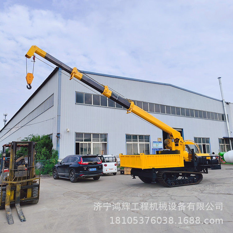 五家渠光伏施工随车吊 跑沙漠履带式起重机 光伏板吊装运输爬山虎