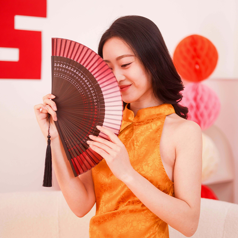 中国风结婚新娘拍照道具扇子渐变舞蹈新中式汉服旗袍古风晨袍折扇