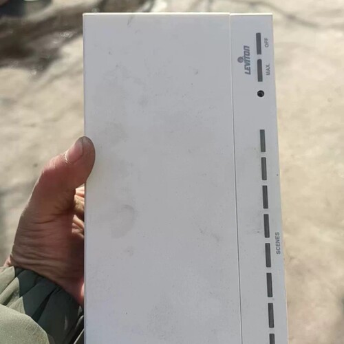 立维腾LEVITON灯光控制器，型号D3206，全新未使