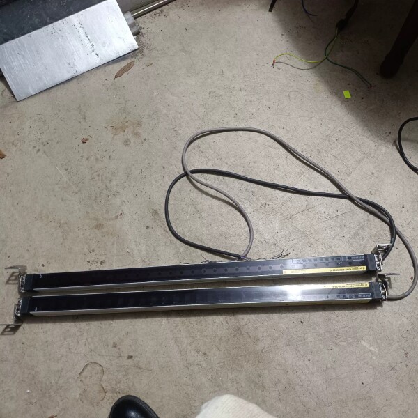 一对光栅，型号F3SJ-E0625P25-D和F3议价