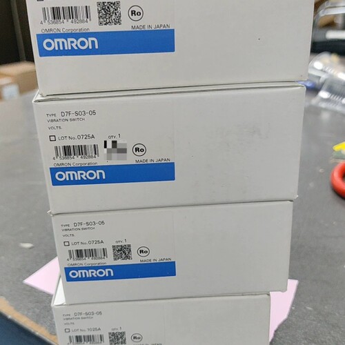 全新振动传感器D7F-S03-05，实价，讲价者勿扰。议价