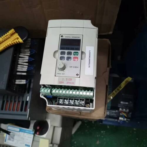 海利普门机变频器HLP-C 1.5KW 220V议价