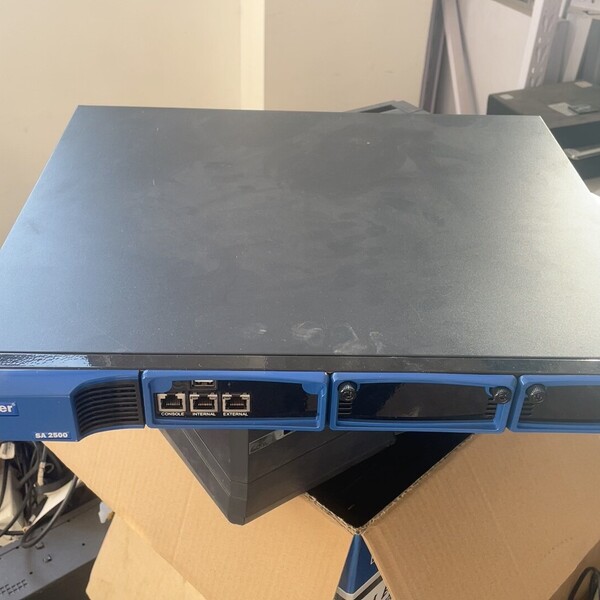 议价Juniper SA2500防火墙，企业级设备，8个千兆端口