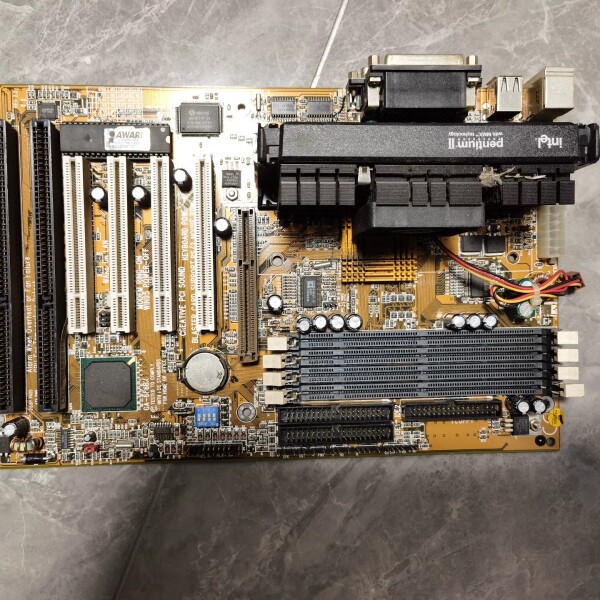 议价技嘉GA-686BX主板，支持Intel奔腾II处理器，SL