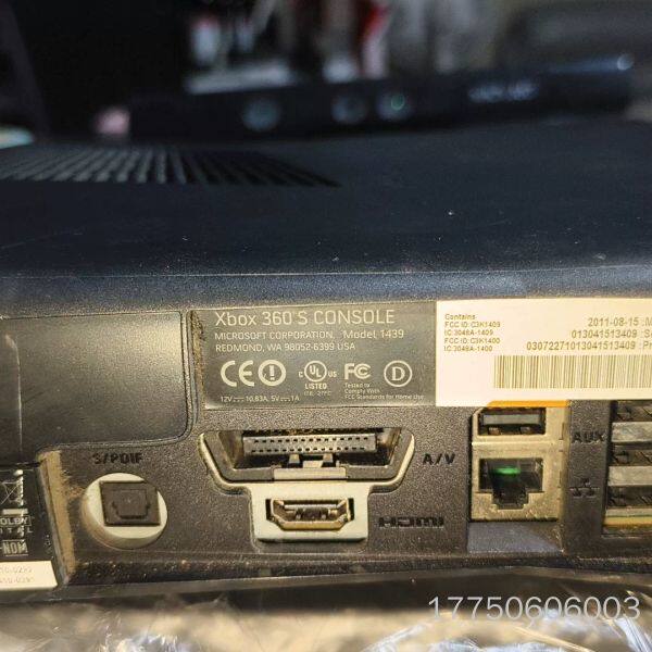 微软XBOX 360 S主机，黑色款，支持HDMI输，口