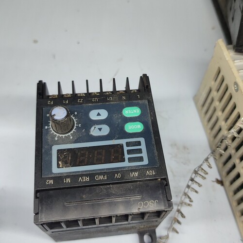 JSCC调速器TK100E，220V单相，内置式数显调速器。议价