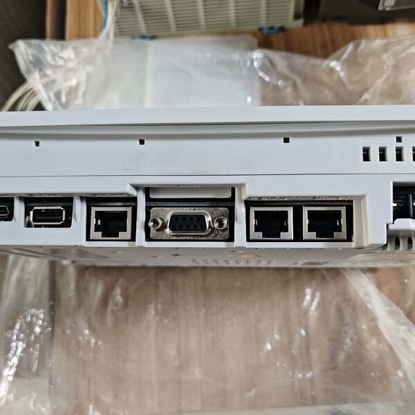 富士V9系列触摸屏V9080i-U102成色9.9新议价