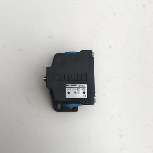 行程开BNS 819-B02-D08-46-10，实物