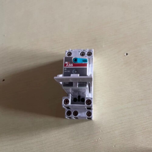 议价全新ABB CR-M024DC3L中间继电器电压