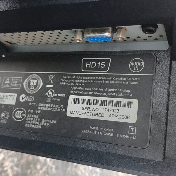 检修索尼显示器原装索尼17寸正屏,功能正常无拆无修无暗病。详询