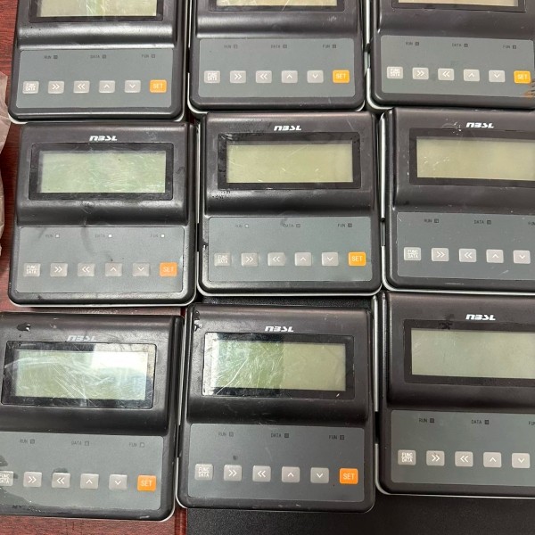 议价服务器，调试器，宁波申菱门机服务器，调试器全新未用过，带,电子元器件市场,其它元器件,淘宝优惠券,粉丝福利购,淘宝优惠卷