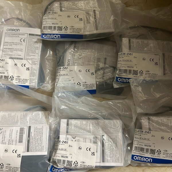 E3X-ZV51光纤放大器 全新原装正品实物拍议价