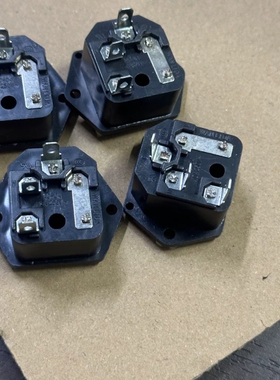 议价万利达AC-03电源插座，黑色，10A/250V，纯铜触脚。