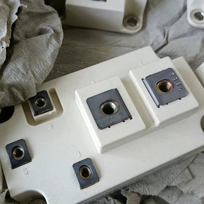 BSM200GA120DN2SE3256   2个备品没