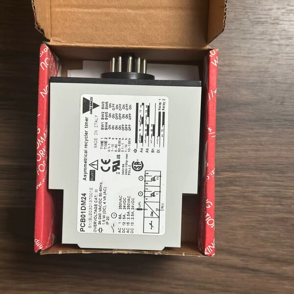 非标价Carlo Gavazzi PCB01DM24锛岃鏃跺櫒锛屽叏鏂�议价