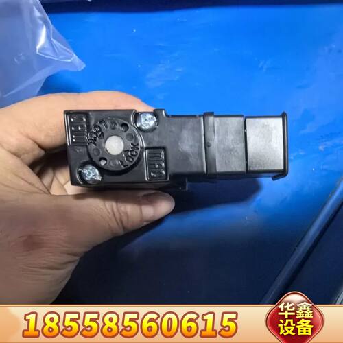 MAC电磁阀  PE-501JM 3个 /501JD2个